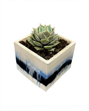 Load image into Gallery viewer, 3R RESIN Planter
